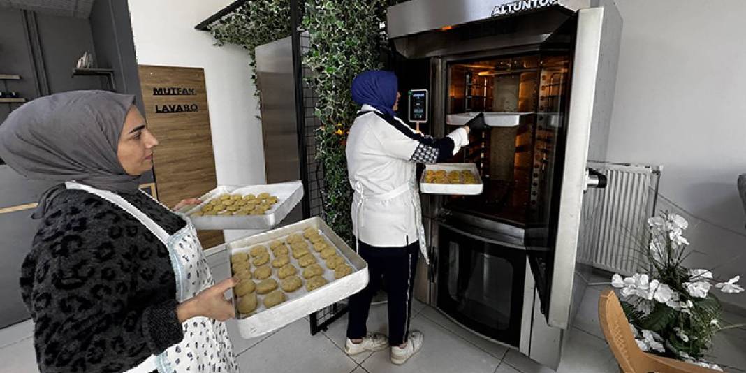 Anneler hazırlıyor, gençler taşıyor: İftarı yolda geçirenlere büyük jest 2